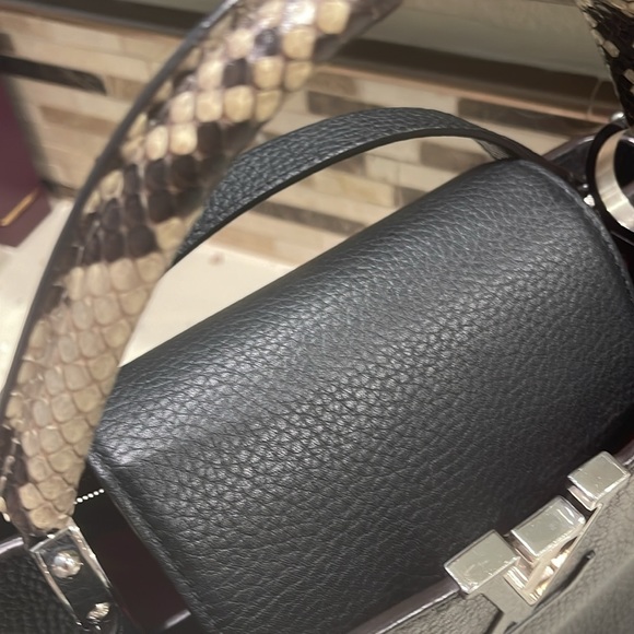Louis Vuitton Black Taurillon Leather and Python Capucines MM. 100% authentic - Picture 14 of 15